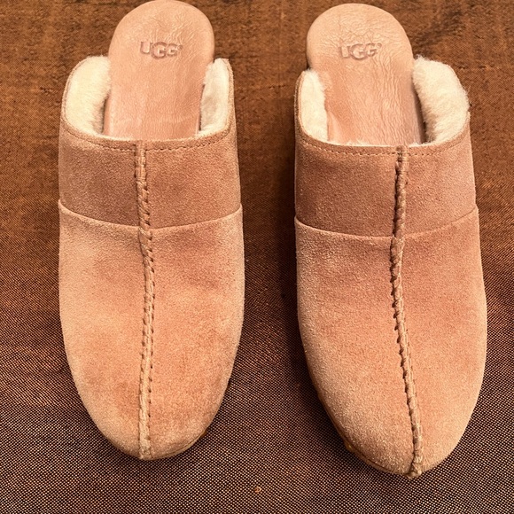 UGG Chestnut Shearling Lined Slides Clogs Size 7M - Picture 1 of 8